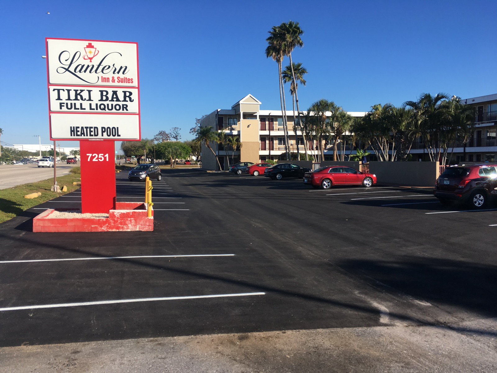 Lantern Inn & Suites